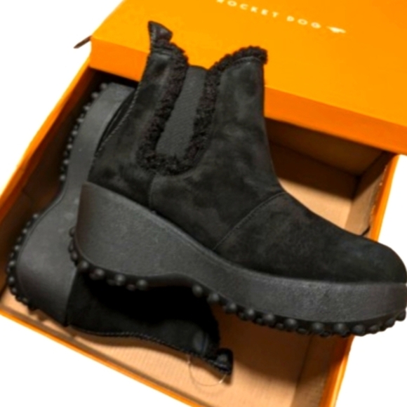 Rocket Dog Shoes - New Rocket Dog Black Frost Fur Lined Suede Boots. No Box....
